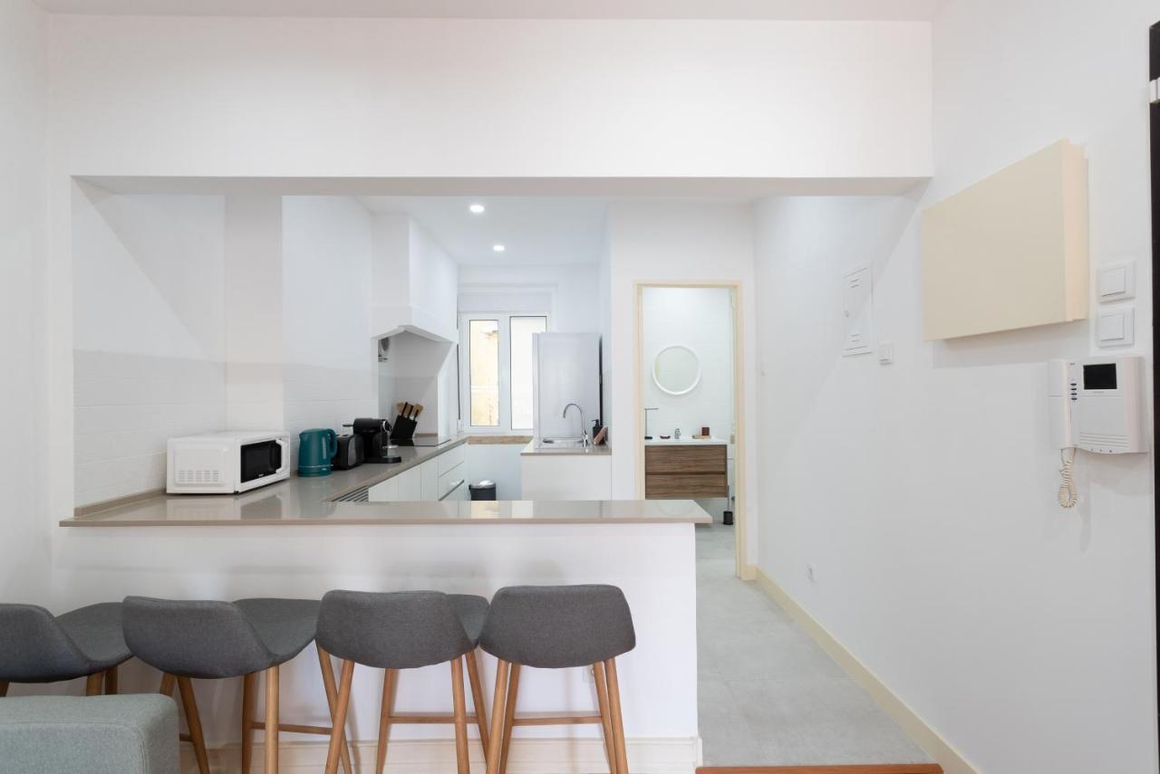 Flh Downtown Central Flat With Balcony Lisbon Bagian luar foto