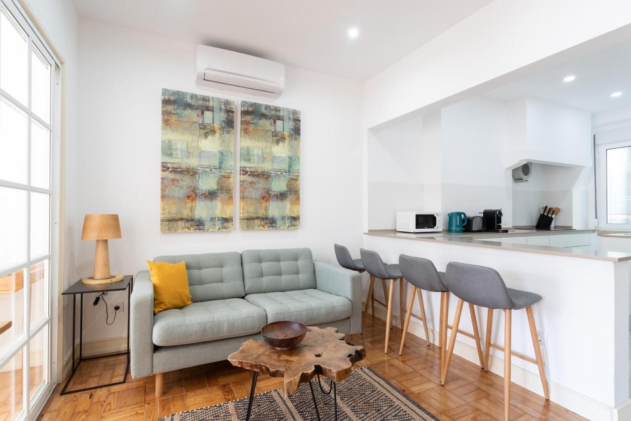 Flh Downtown Central Flat With Balcony Lisbon Bagian luar foto