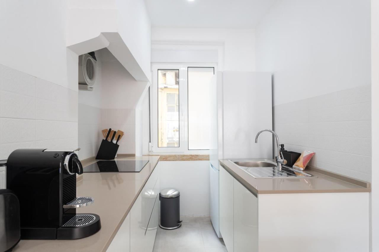 Flh Downtown Central Flat With Balcony Lisbon Bagian luar foto